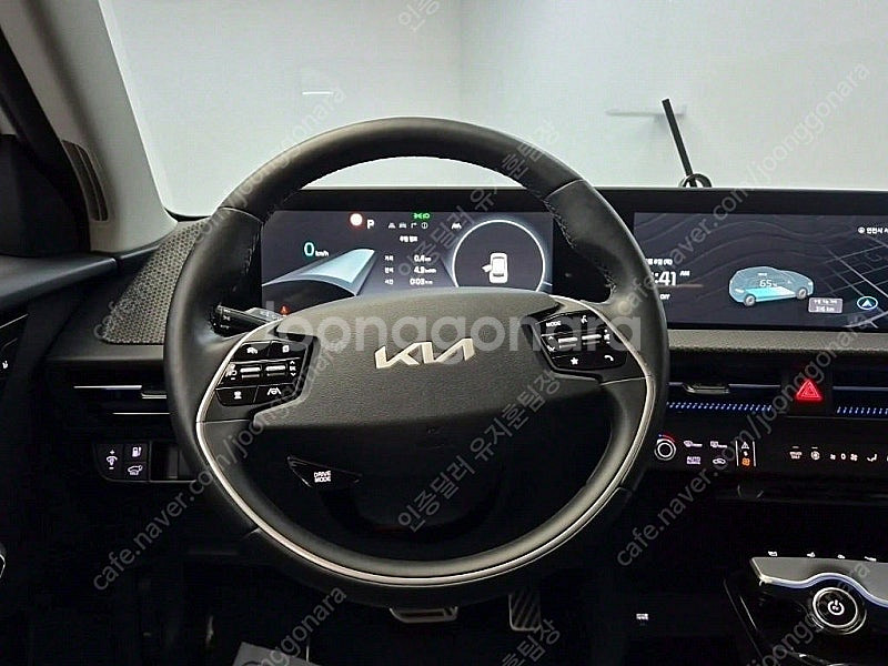 EV6 중고 EV6 중고차 흰색 2023년식 44,000km 롱레인지 어스 가성비 좋은 중고차--9